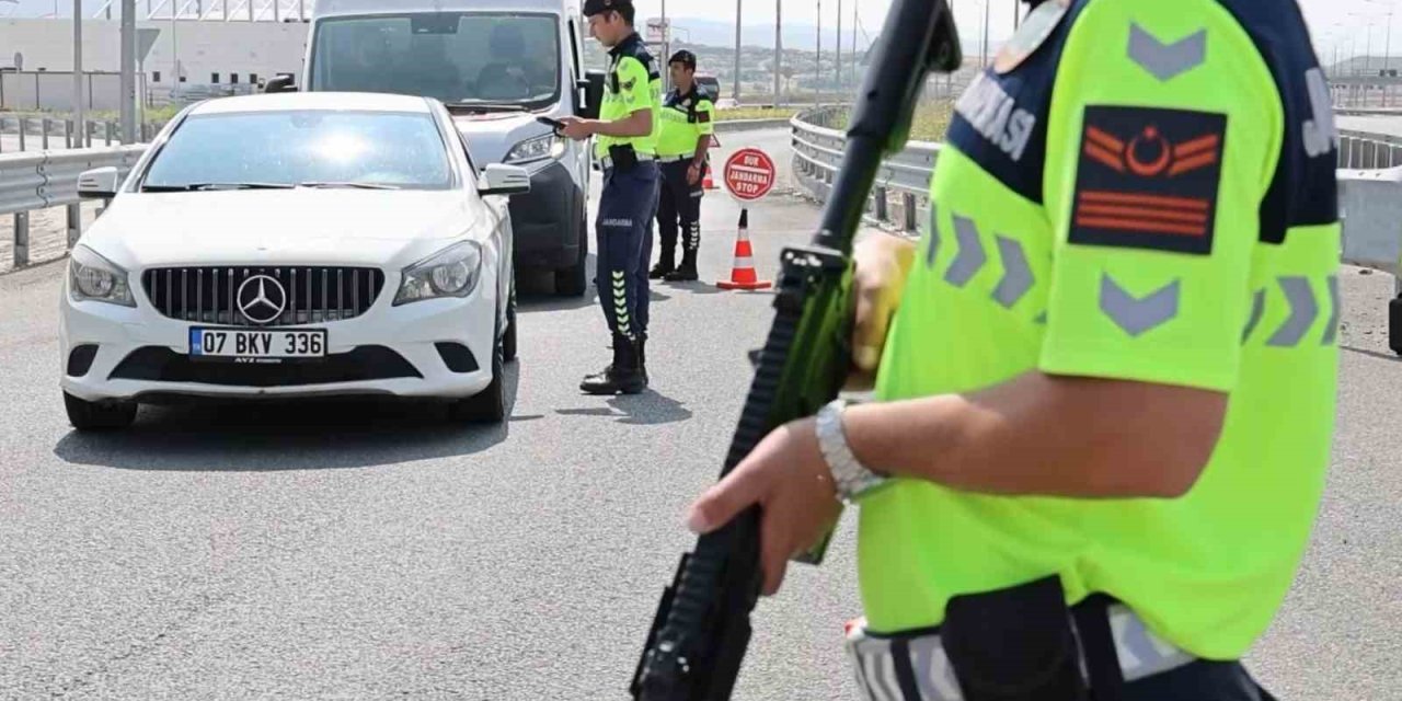 Aksaray Trafik Jandarması Otoyolda Denetimde
