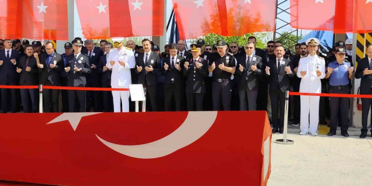 Silah Kazası Sonucu Şehit Olan Özel Harekat Polisi Memleketine Uğurlandı