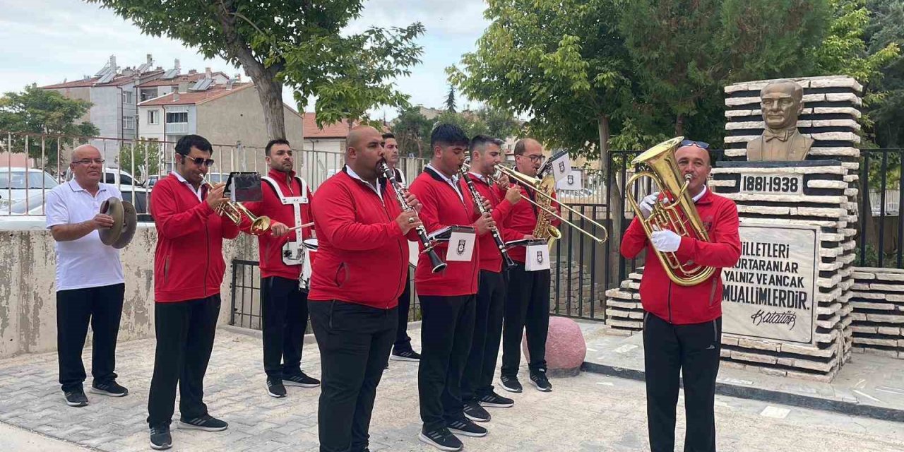 Karaman’da Öğrenciler Yeni Eğitim Öğretim Yılına Bando Eşliğinde Başladı