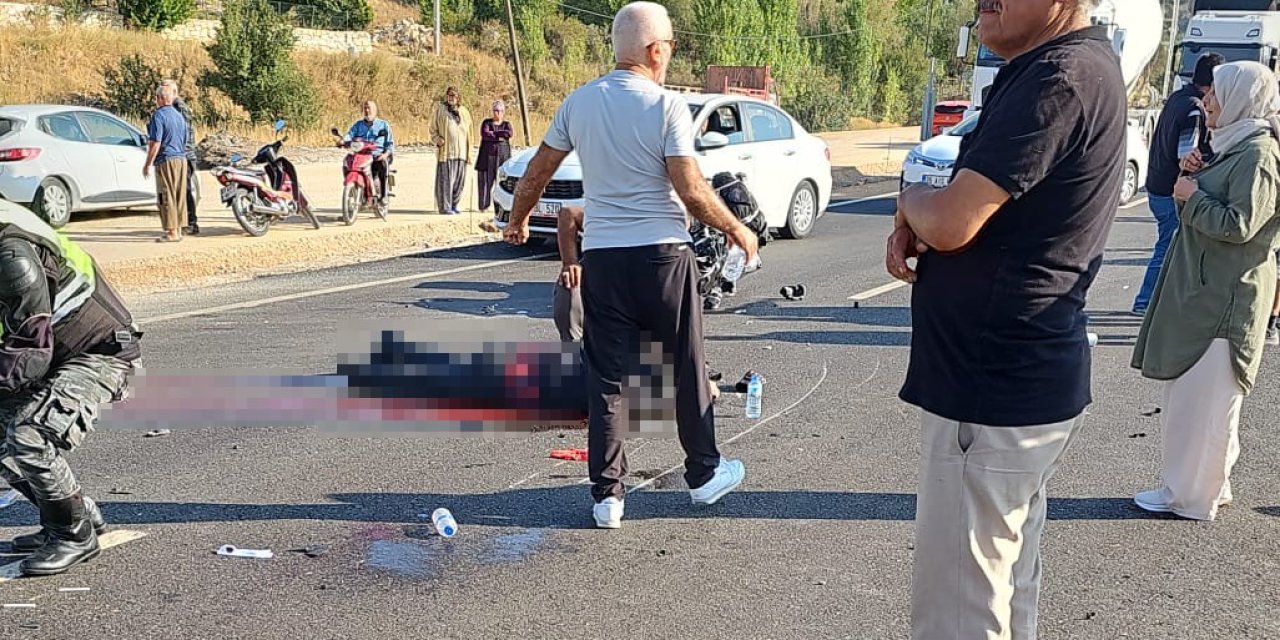 Kamyonete Çarpan Motosiklet Sürücüsü Hastanede Kurtarılamadı