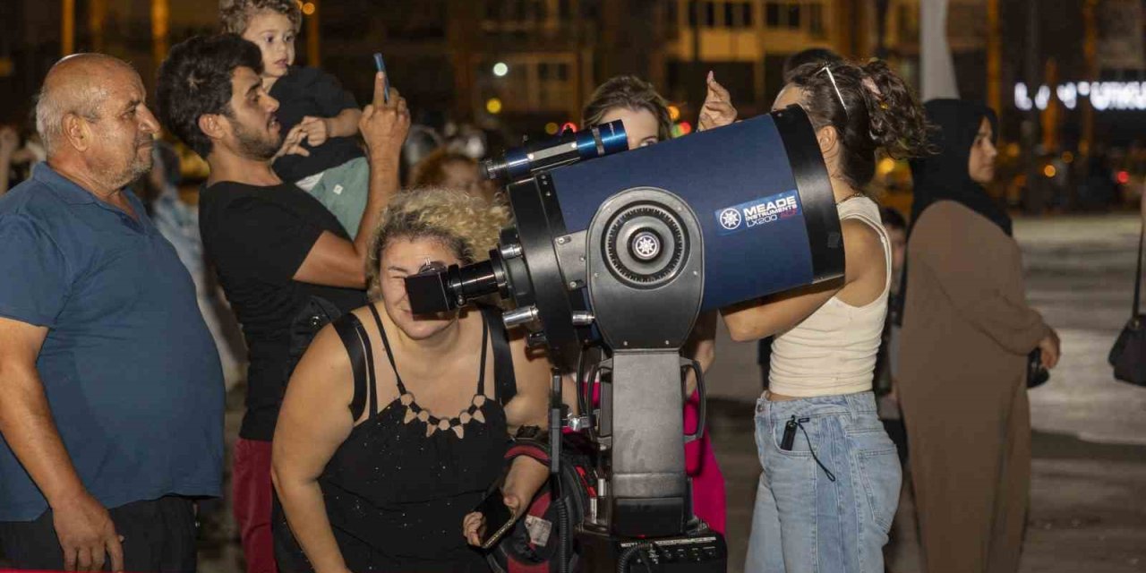 Mersinliler ’tam Ay Tutulması’nı İlgiyle İzledi