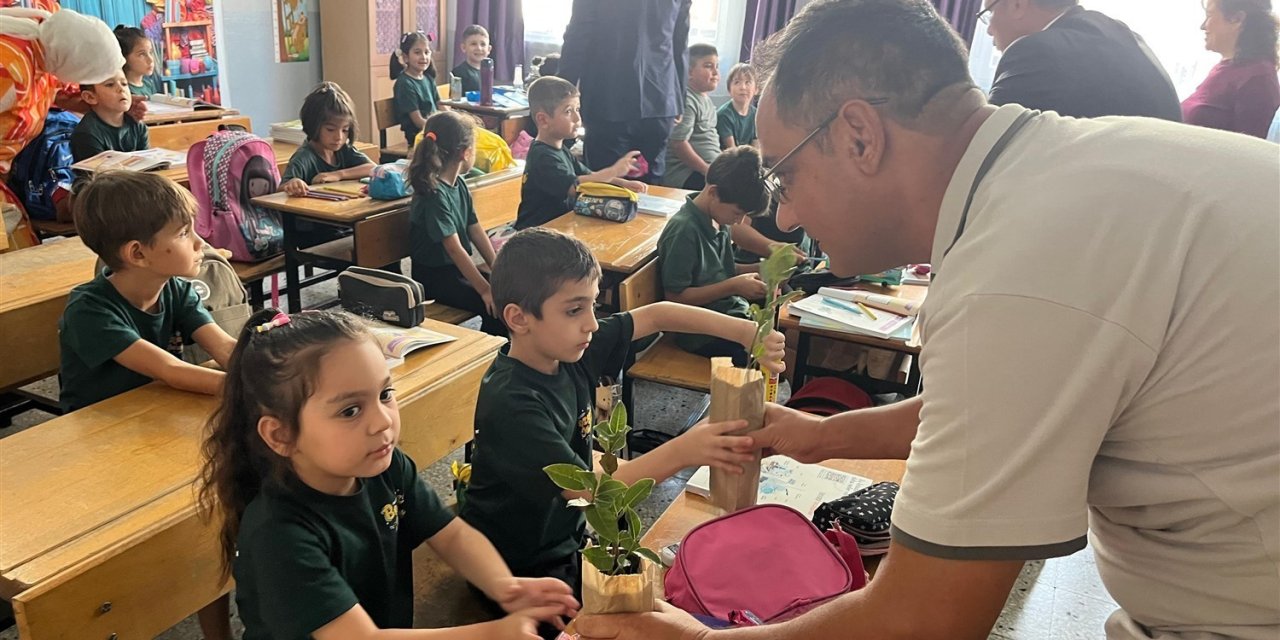 ’her Çocuk Bir Fidan, İlk Ders Yeşil Vatan’ Etkinliği Mersin’de Gerçekleştirildi