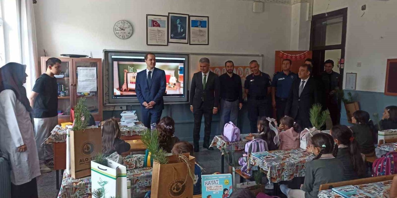 Derebucak’ta İlk Ders Zili Çaldı