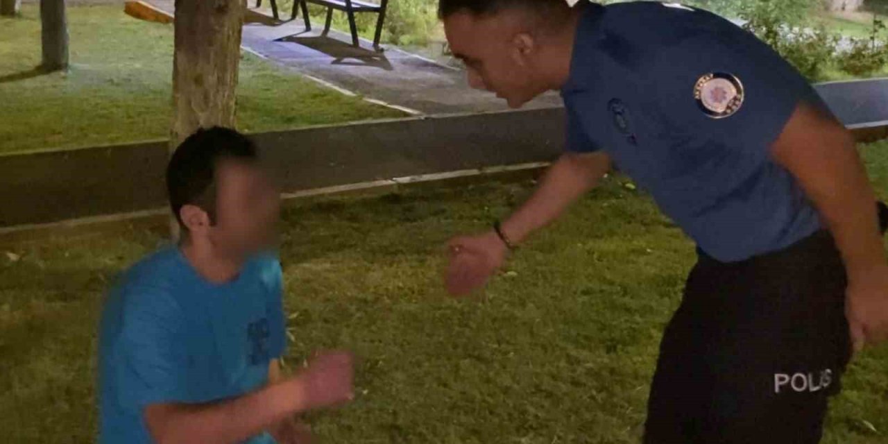 Aksaray'da Sarhoş Vatandaştan Polise Duygu Dolu Anlar: "Şerefimizsiniz"