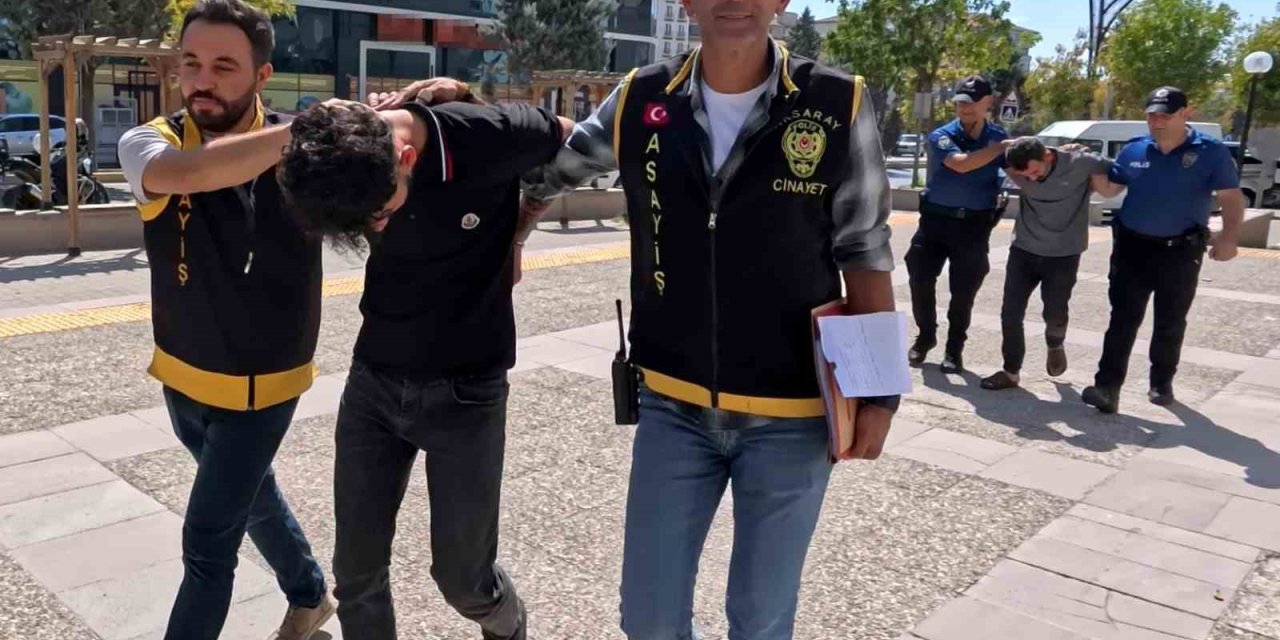 Polise Sandalye Ve Bıçaklı Saldırıda Serbest Kalan Baba-oğul Tutuklandı