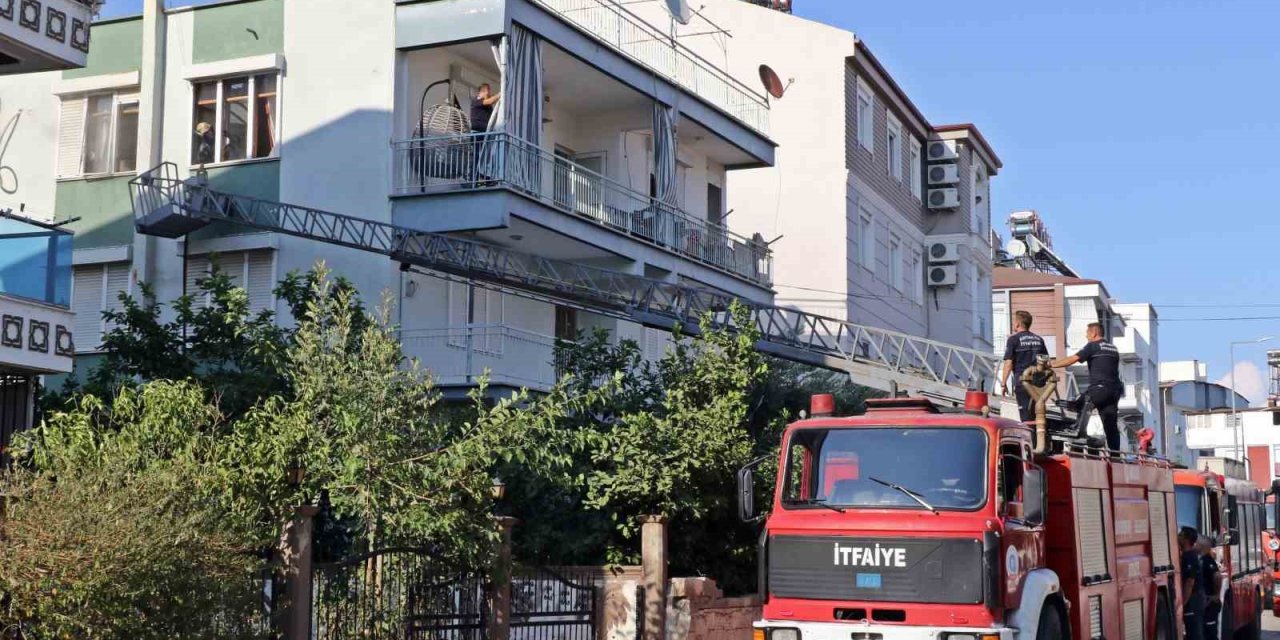 Antalya’da Daire Yangını Yaşlı Kadını Endişelendirdi