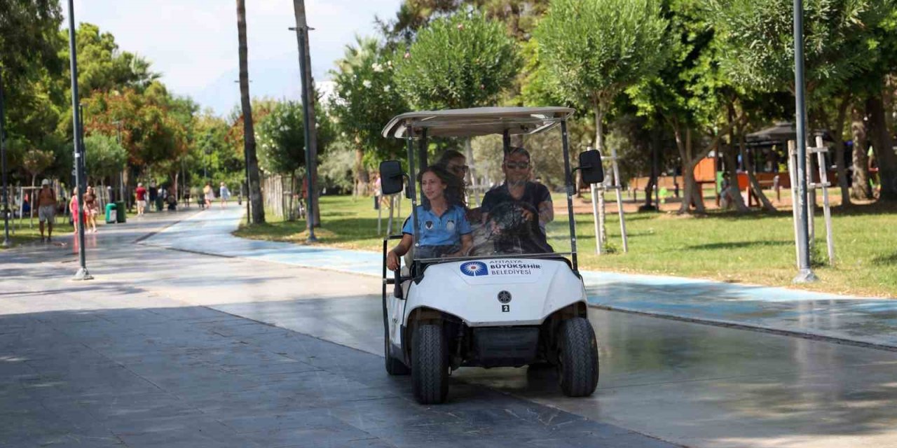 Konyaaltı Sahili’nde Çöp Atana Ceza Geliyor