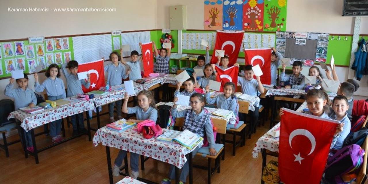 Öğrencilerden Mehmetçiğe Destek Mektubu Ve Türk Bayrağı