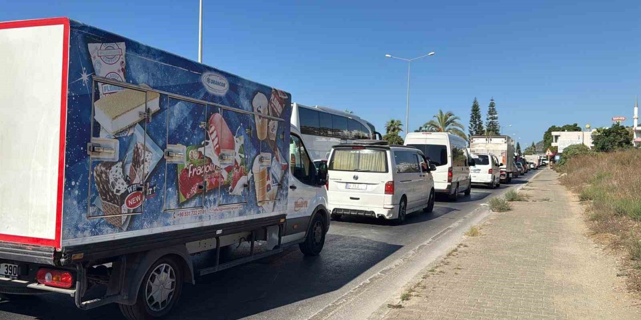 Alanya’da 8 Araç Birbirine Girdi: 10 Yaralı