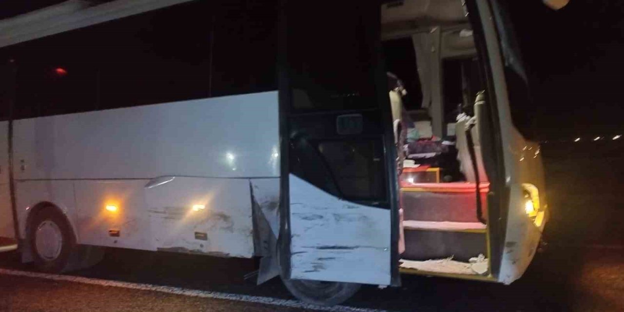 Konya’da Midibüs İle Otomobil Çarpıştı: 1 Yaralı
