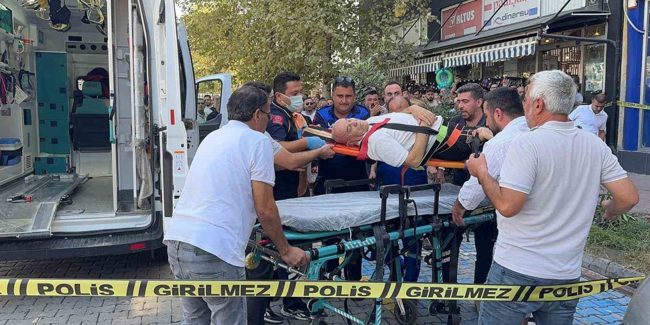 Antalya’da Eşiyle Birlikte Yürüdüğü Kaldırımda Silahlı Saldırıya Uğradı