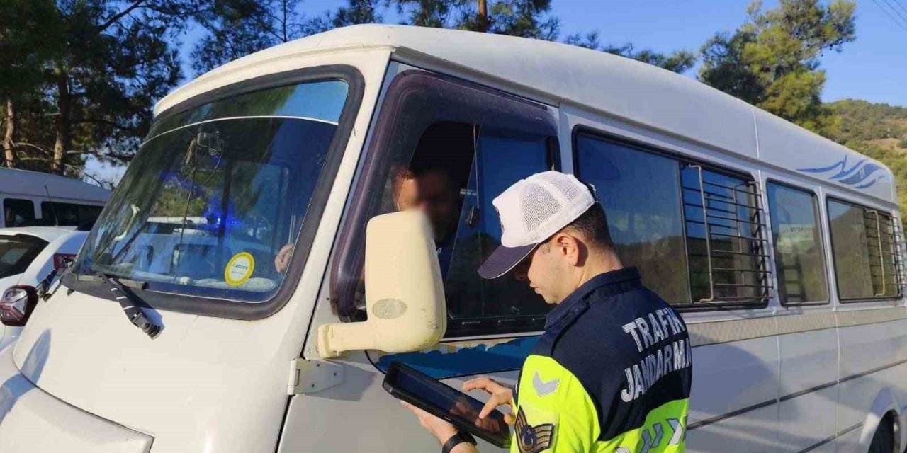 Mersin’de Jandarmadan Okul Servislerinde Sıkı Denetim