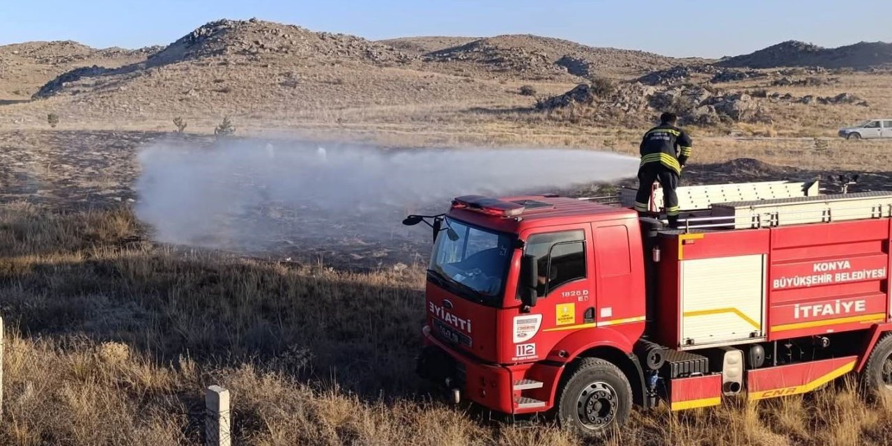 Karapınar’da Boş Arsada Yangın Paniği