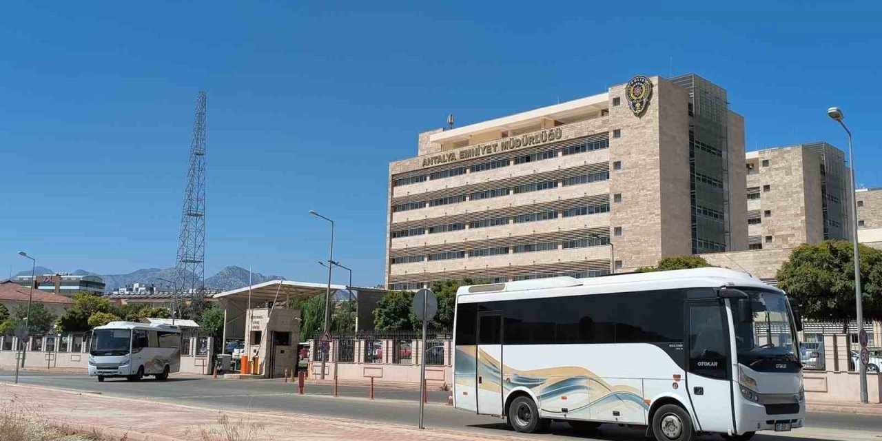 Antalya’daki ‘rüşvet’ Soruşturmasında 14 Şüpheli Adliyeye Sevk Edildi