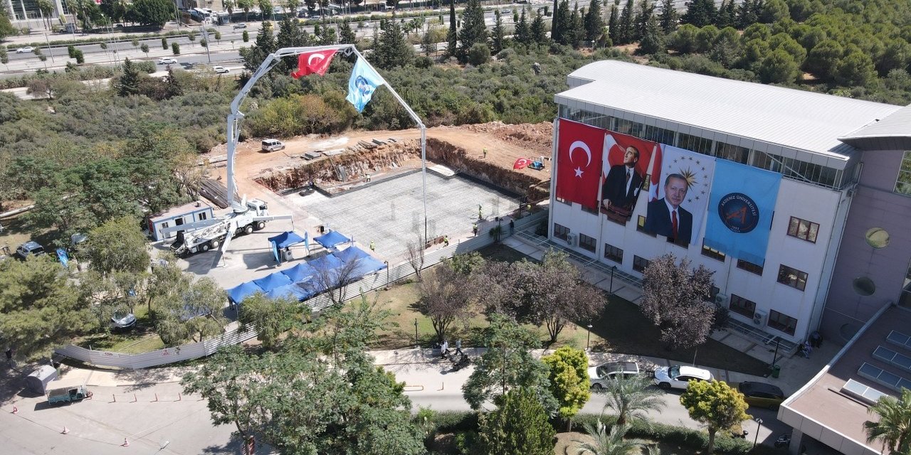 Akdeniz Üniversitesi Hastanesi Nöroloji Polikliniği Yeni Binasının Temeli Atıldı