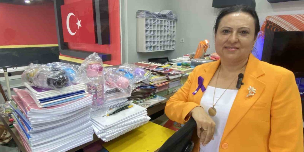 "ihtiyaç Köşesi" Öğrenci Ve Velilerin Yüzünü Güldürüyor