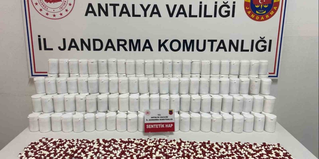 Kontrol Noktasında Durdurulan Araçtan Binlerce Sentetik Hap Ele Geçirildi