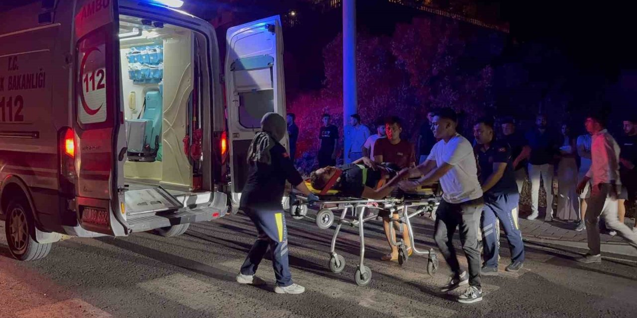 İki Motosikletin Çarpıştığı Kazada 3 Çocuk Yaralandı