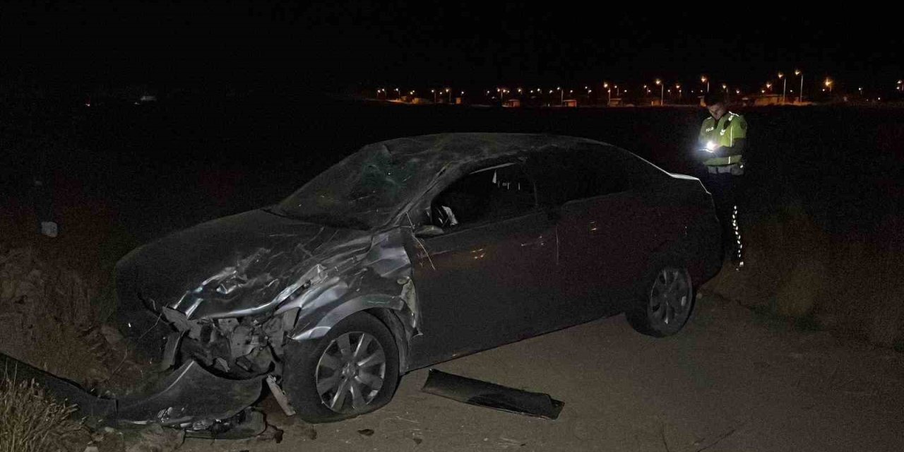 Karaman’da Otomobil Tarla Yoluna Takla Attı: 1 Yaralı