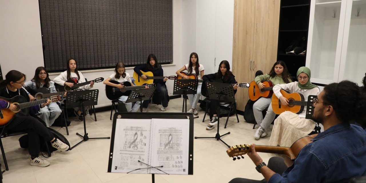 Ali Ulvi Kurucu Gençlik Merkezi’nde Güz Dönemi Kayıtları Başlıyor