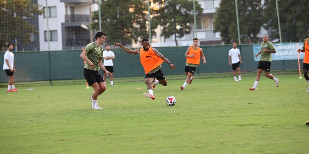Alanyaspor, Fenerbahçe Maçı Hazırlıklarına Başladı