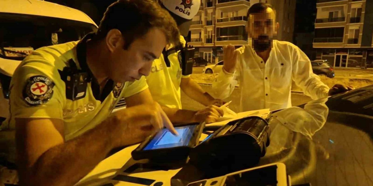 0.03 Promil Fazla Çıkınca Ehliyeti Alındı, Polise İtiraz Edip Gazeteciye Tepki Gösterdi