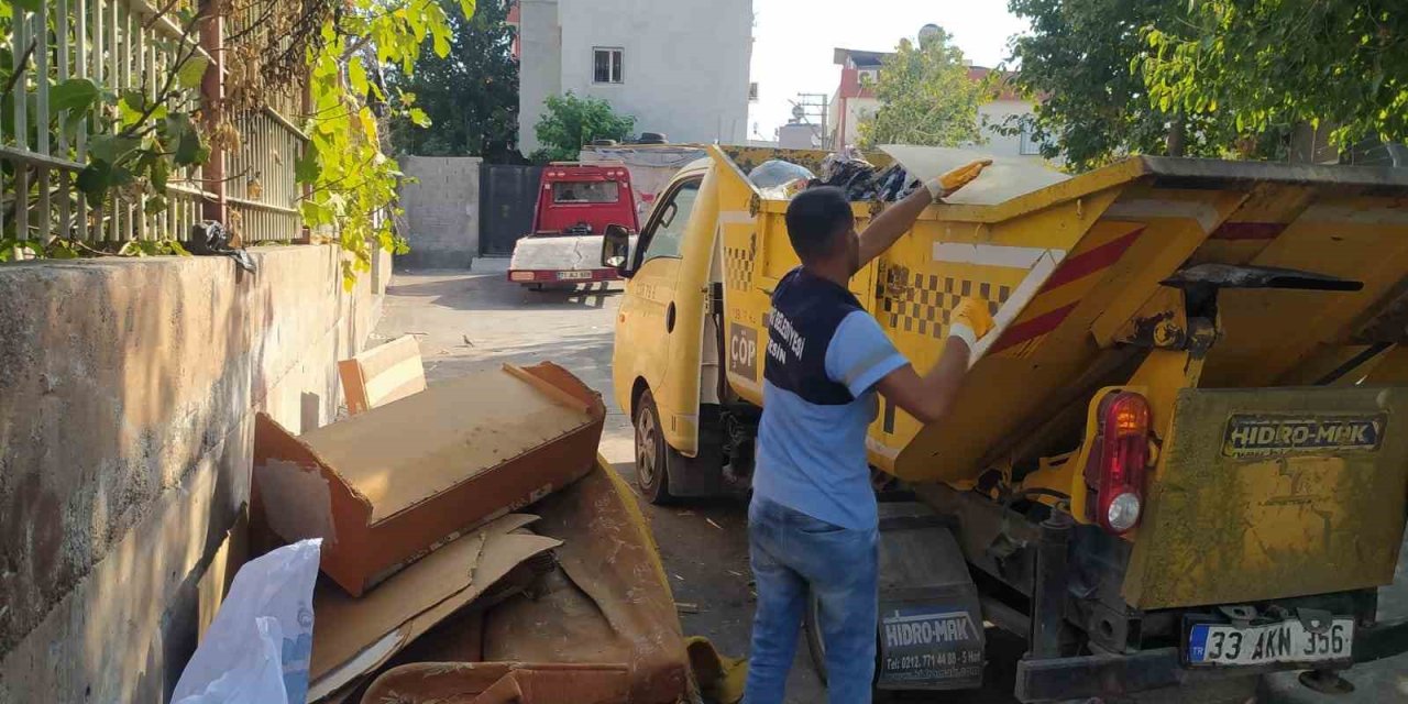 Akdeniz Belediyesinin Mobilya, Tekstil Ve Moloz Atıklarıyla Mücadelesi Sürüyor