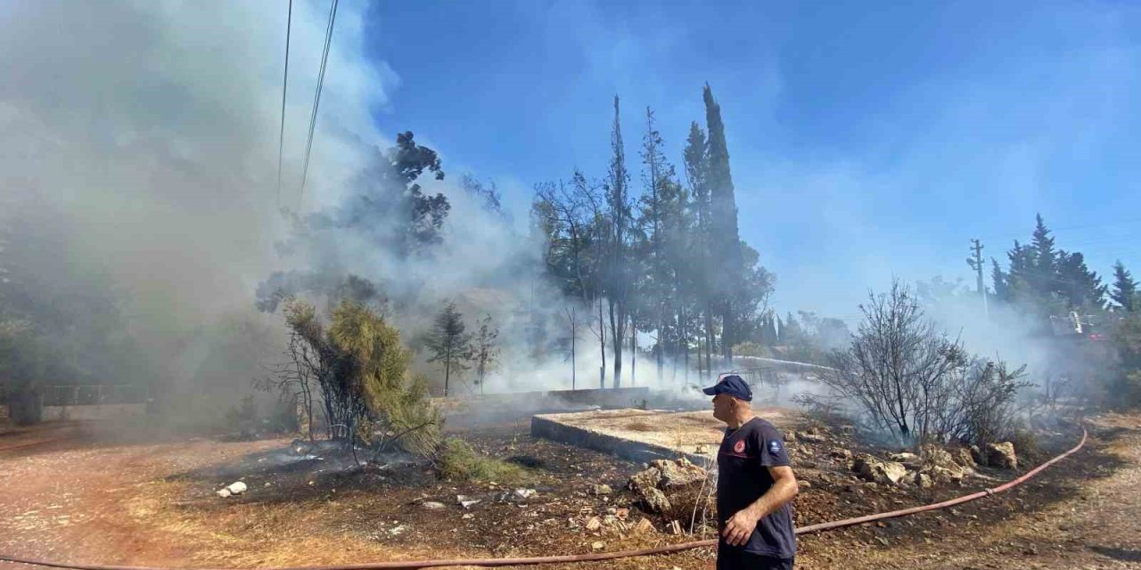Antalya’da Yaşlı Kadını Sinir Krizine Sokan Yangın
