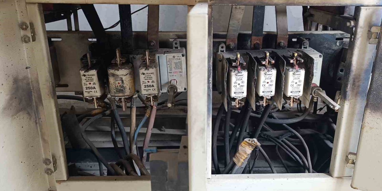 Parktaki Trafoda Çıkan Yangın Büyümeden Söndürüldü