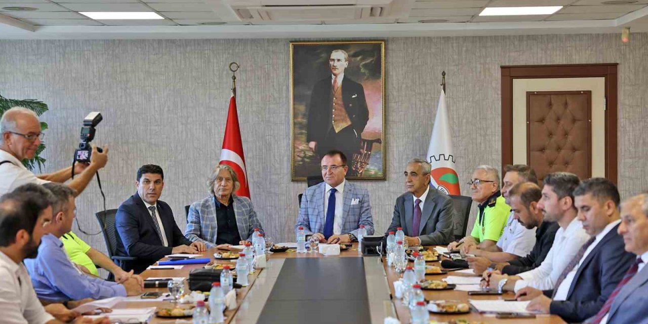 Mersin’de Şehir İçi Yolcu Ve Servis Taşımacılığı Sorunları Masaya Yatırıldı