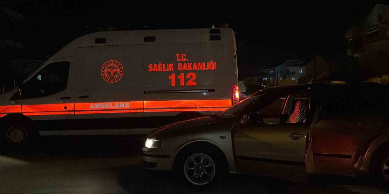 Otomobil Elektrikli Bisiklete Çarptı: 1 Yaralı