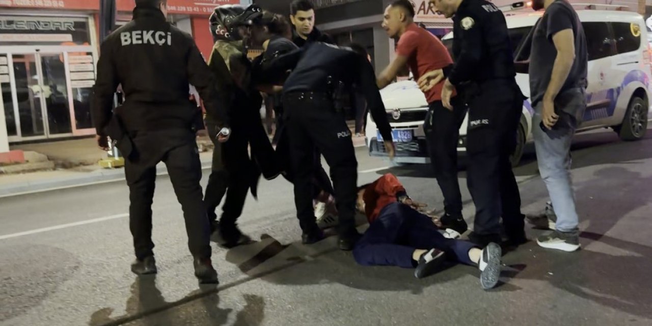 Maddi Hasarlı Kaza Sonrası Tarafların Kavgası Kameraya Yansıdı