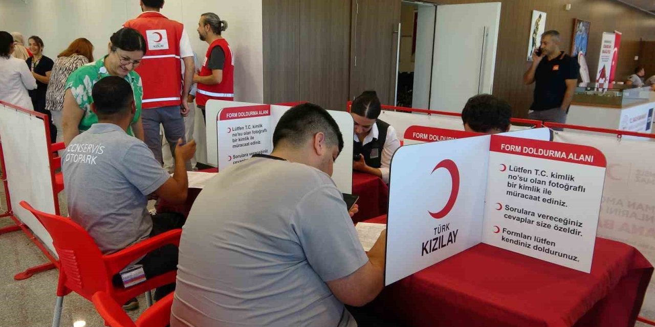 Mersin’de Sağlık Personeli Kök Hücre Bağışı İçin Sıraya Girdi