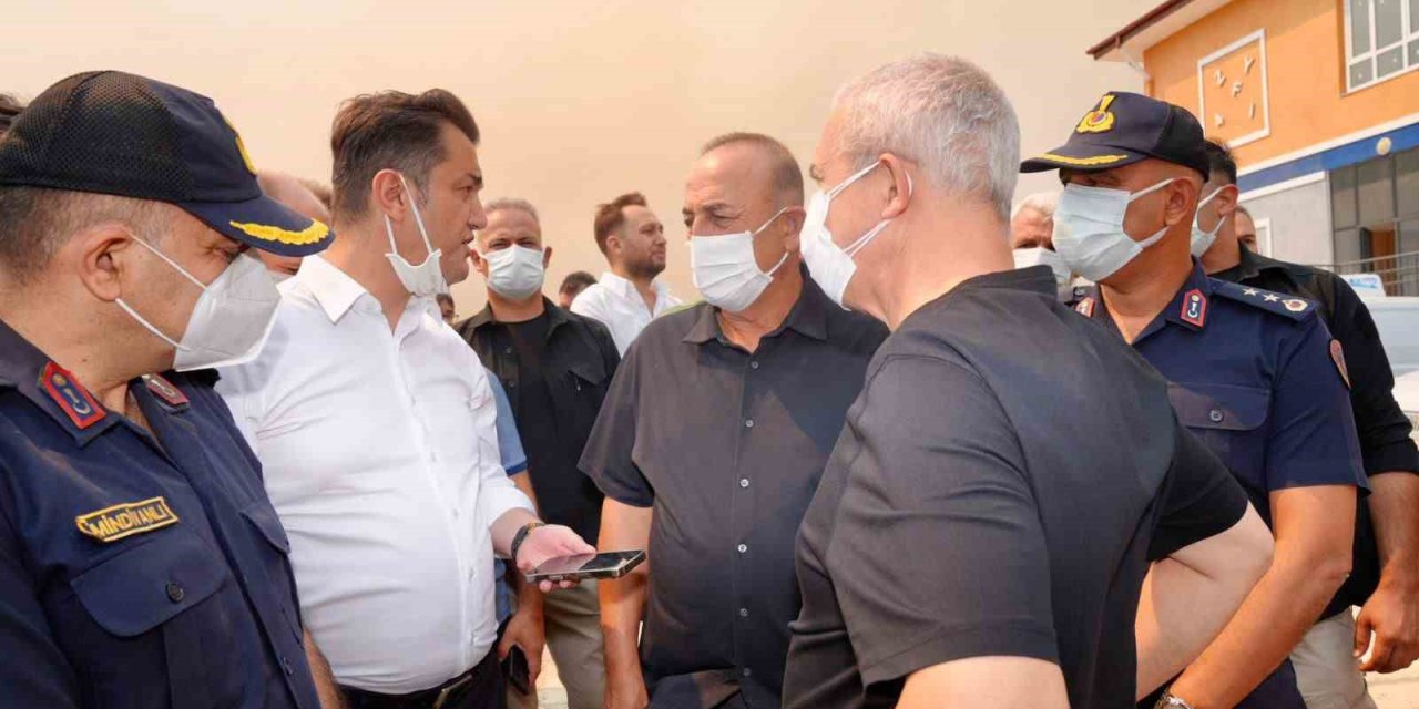 Ak Partili Çavuşoğlu’ndan Alanya’daki Yangınla İlgili Açıklama: "an İtibarıyla İyiye Gidiyor Ama Poyraz Çok Güçlü Esiyor"