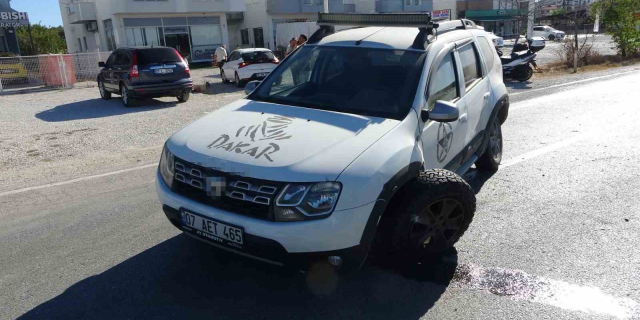 Manavgat’ta 3 Araçlı Zincirleme Kaza