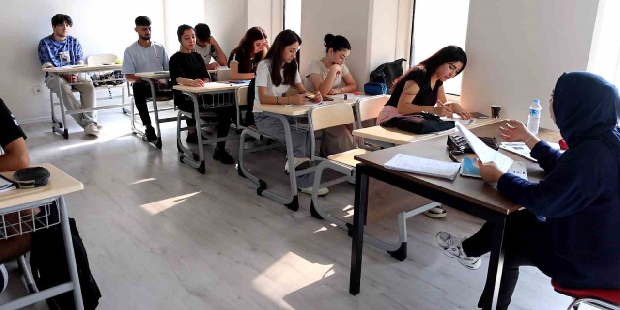 Akdeniz Belediyesinden Ücretsiz Üniversite Hazırlık Kursu