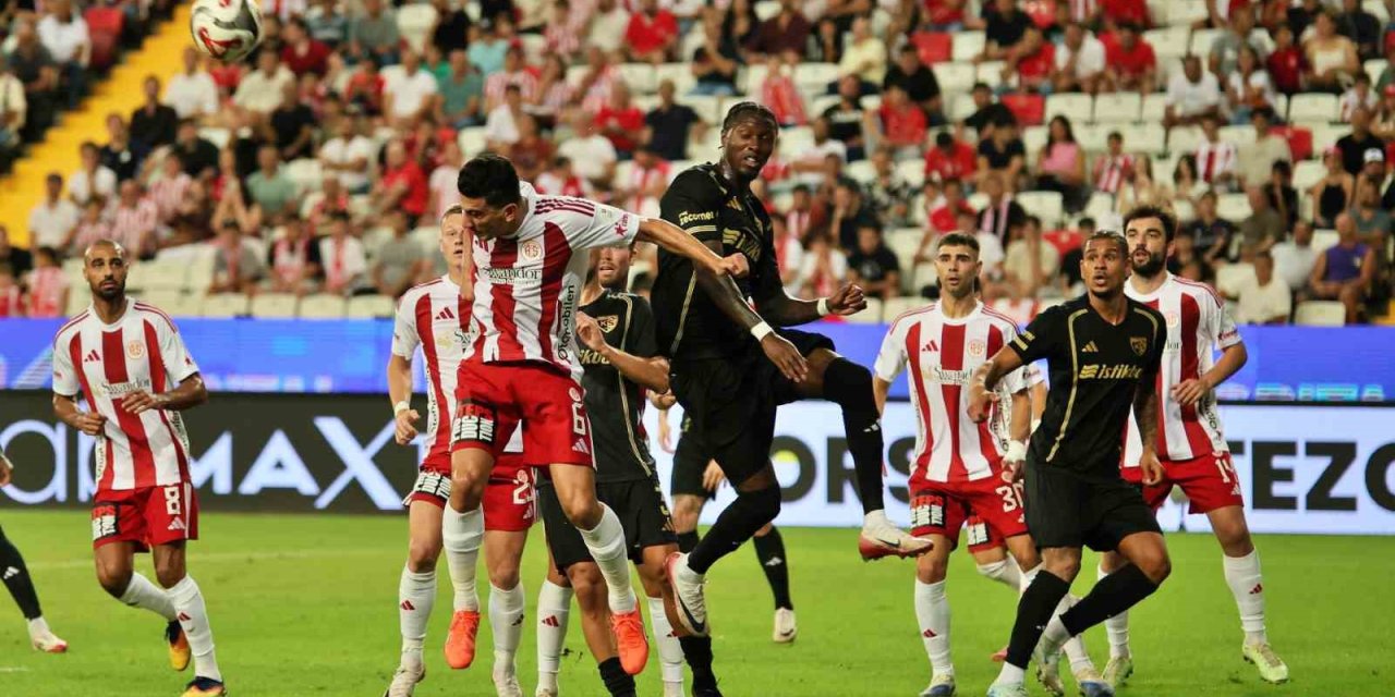 Trendyol Süper Lig: Antalyaspor: 0 - Kayserispor: 0 (ilk Yarı)