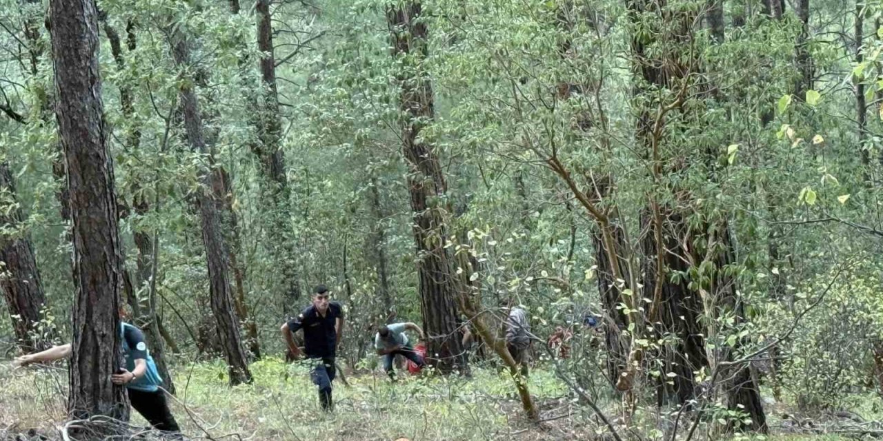 Kayalıklardan Düşerek Yaralanan Şahıs 4 Saatlik Operasyonla Kurtarıldı