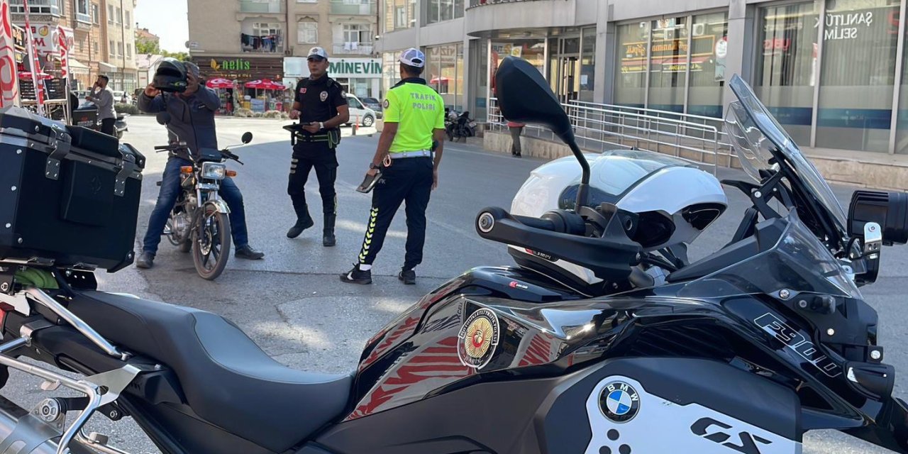 Karaman’da Polisin Motosiklet Denetimleri Devam Ediyor