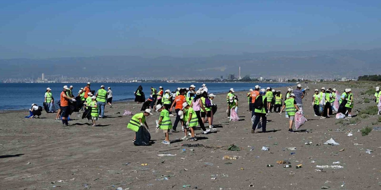 Mersin’de ’dünya Temizlik Günü’nde Sahiller Çöpten Arındı