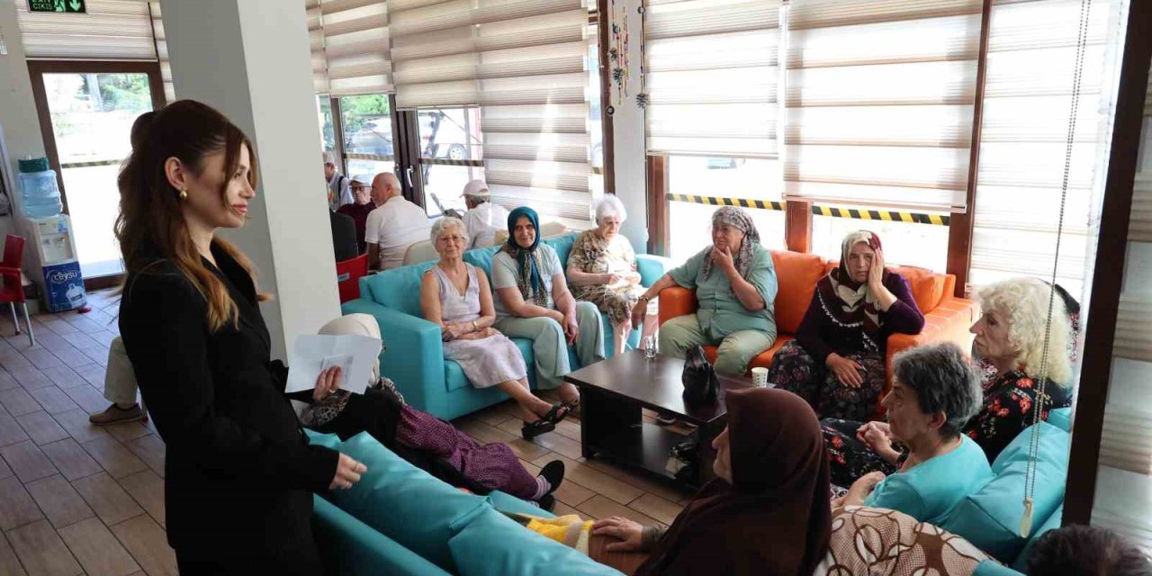 Alzheimer Hastaları Mavi Ev’de Huzur Buluyor