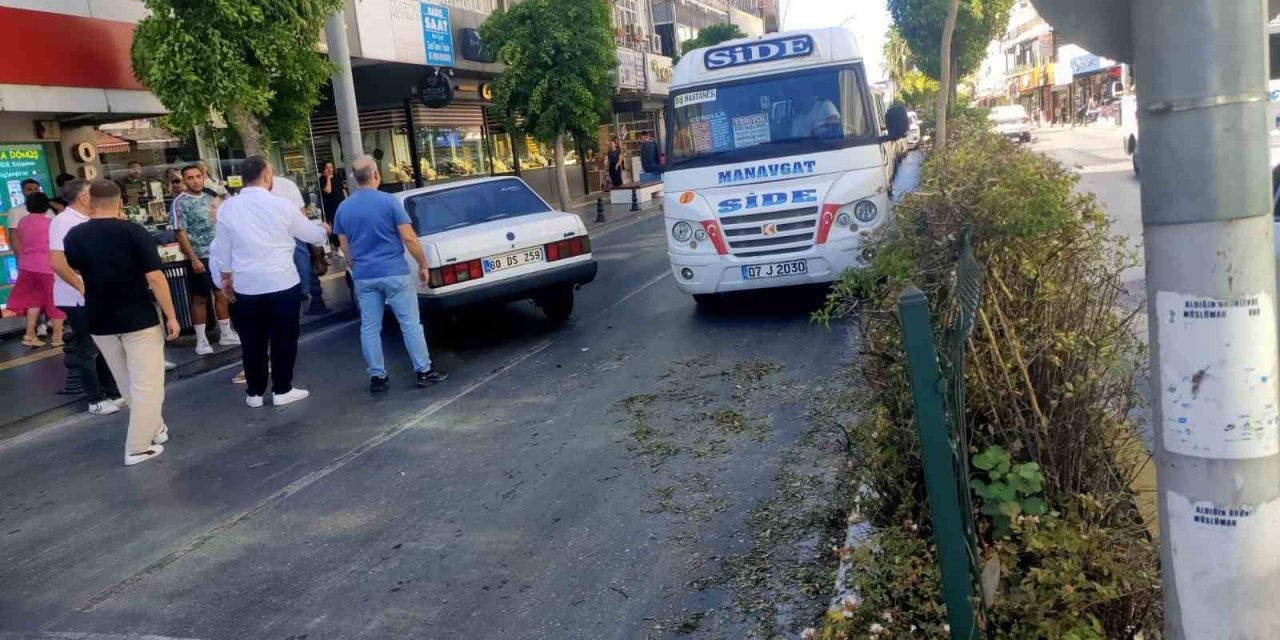 Kırmızı Işık İhlali Kazayı Beraberinde Getirdi