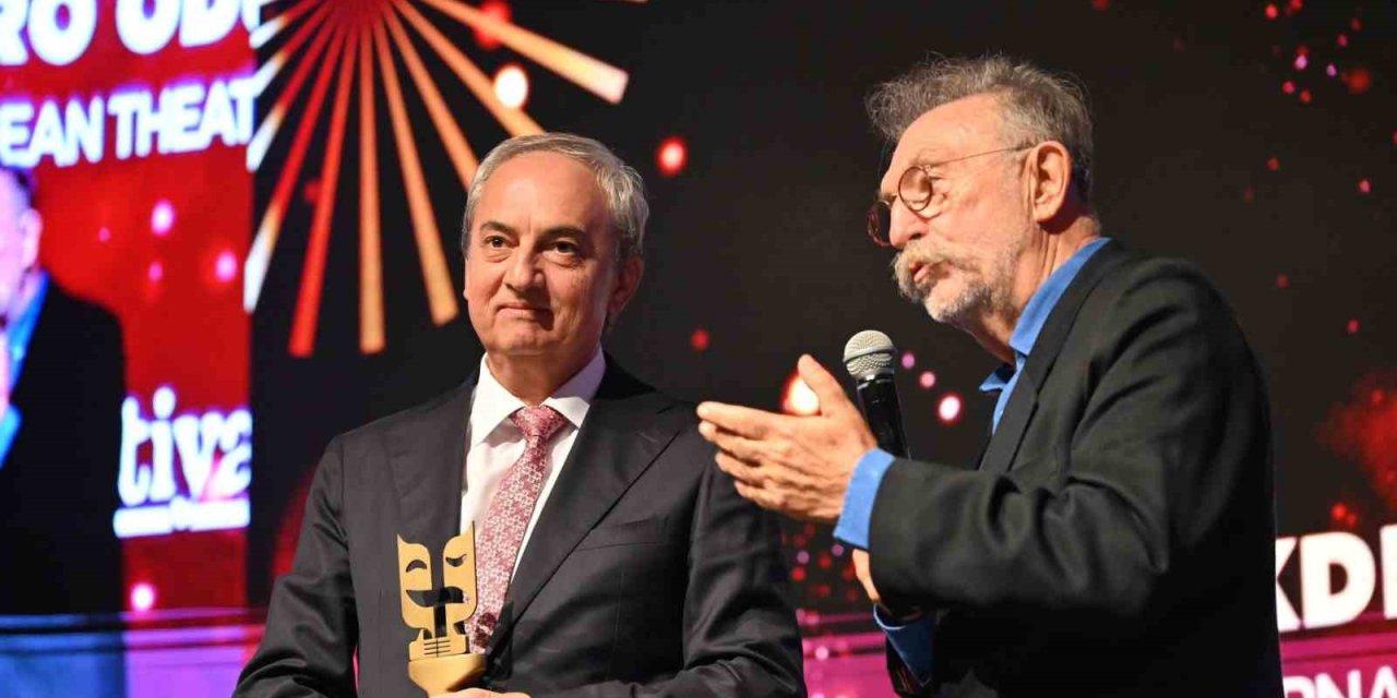 Kepez’in Uluslararası Akdeniz Tiyatro Ödülleri İlk Kez Sahiplerini Buldu