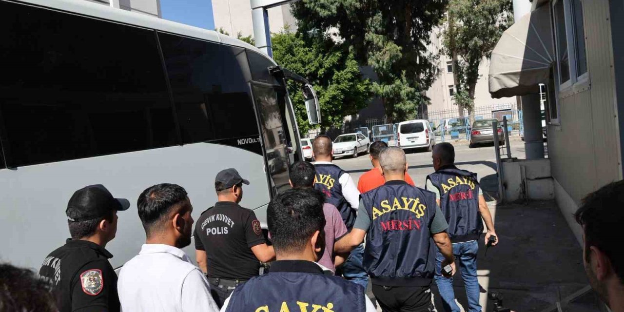 16 Milyonluk Soygun Yaptılar, Biri Damda Uyurken Yakalandı: 4 Tutuklama