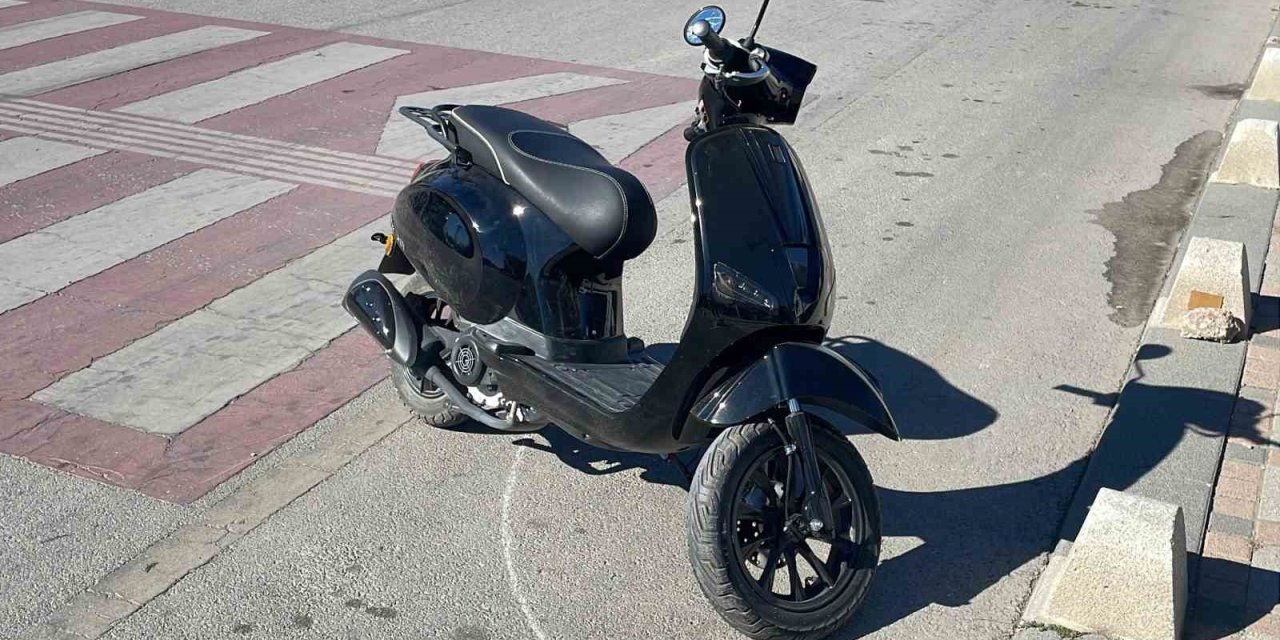 Karaman’da Fiat Otomobille Çarpışan Motosikletli Yaralandı