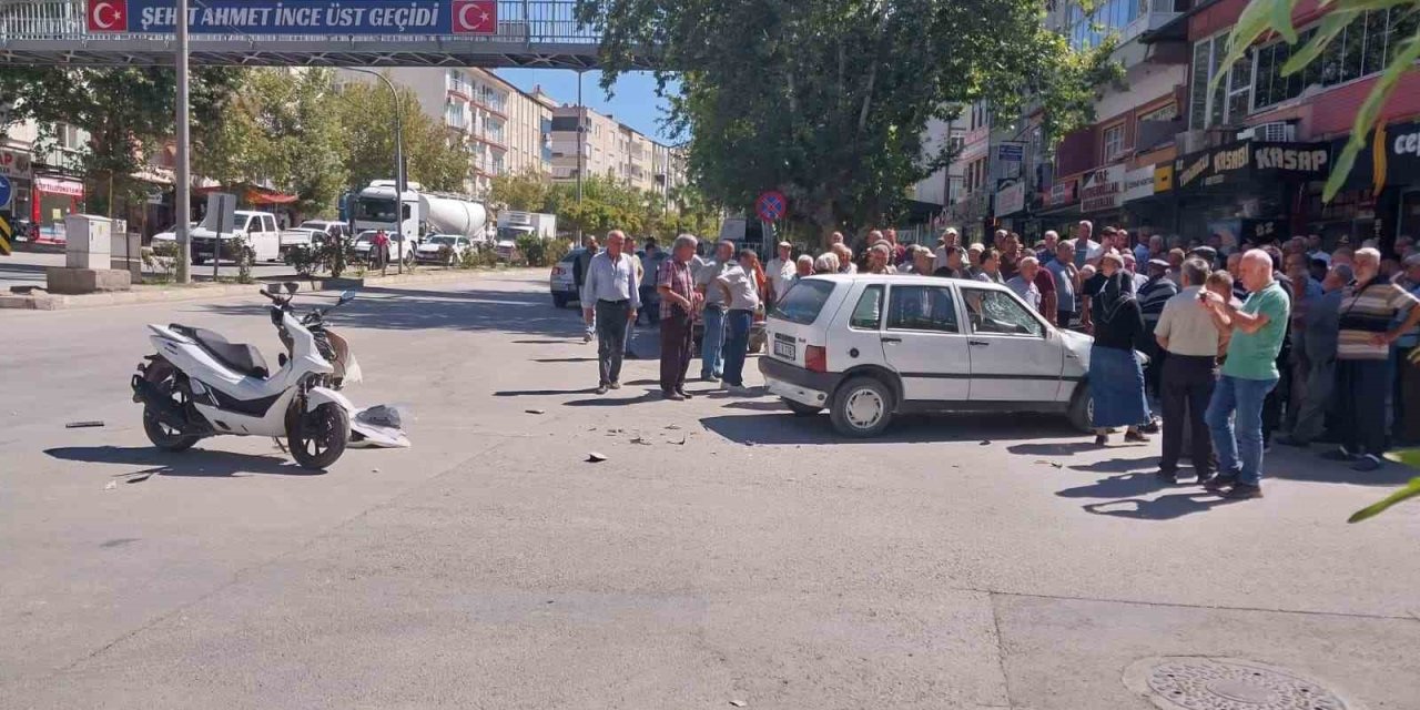 Otomobil İle Motosiklet Çarpıştı: 2 Yaralı