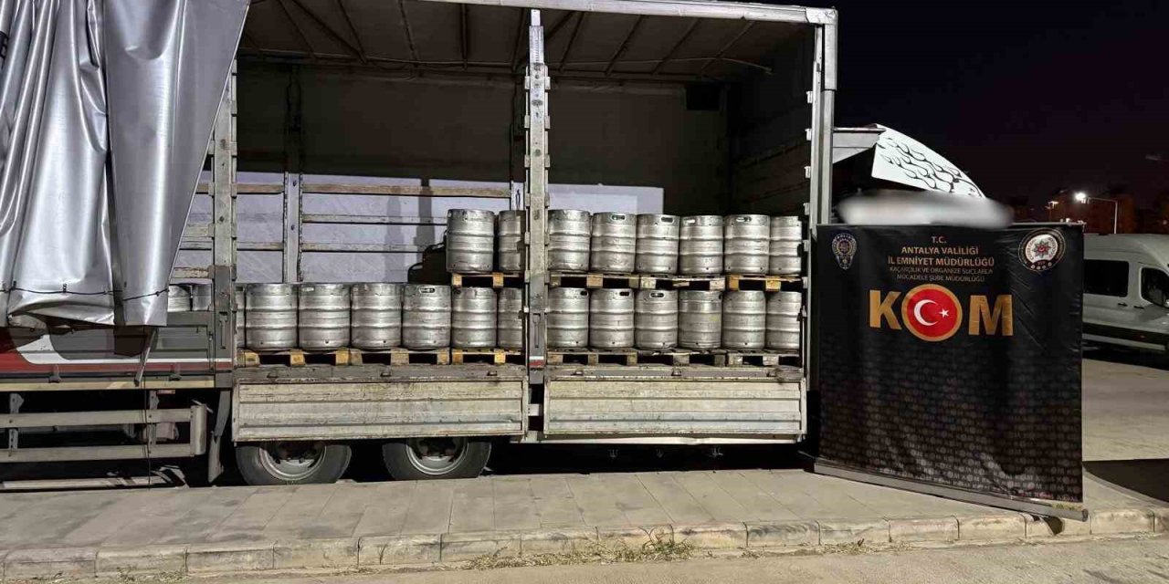 Antalya’da Milyonlarca Makaron Ve Binlerce Litre Kaçak İçki Ele Geçirildi