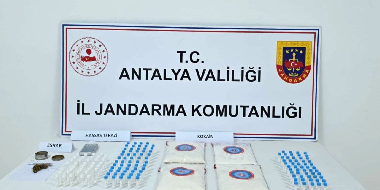 Antalya’da 5 Kiloya Yakın Kokain Ele Geçirildi
