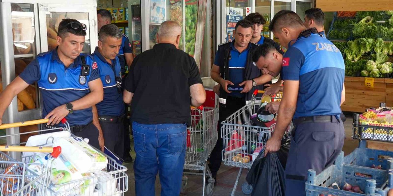 Tarsus’ta Zabıta Denetiminde Sağlıksız Ürünler İmha Edildi