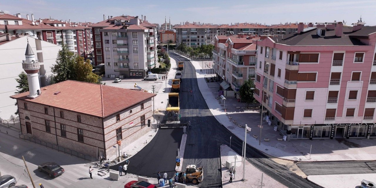 Karatay Belediyesi Karakayış Caddesi’nde Sıcak Asfalt Çalışmalarını Tamamladı